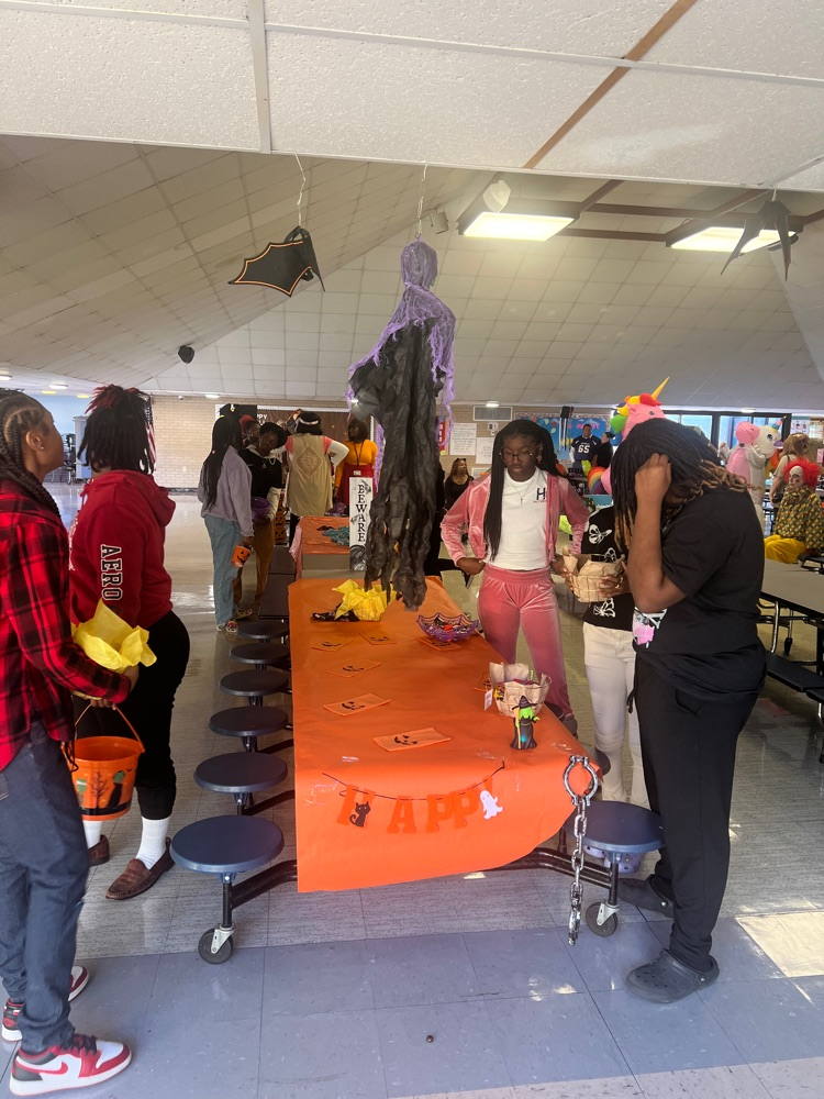 STAR students prepare for Trunk a Treat